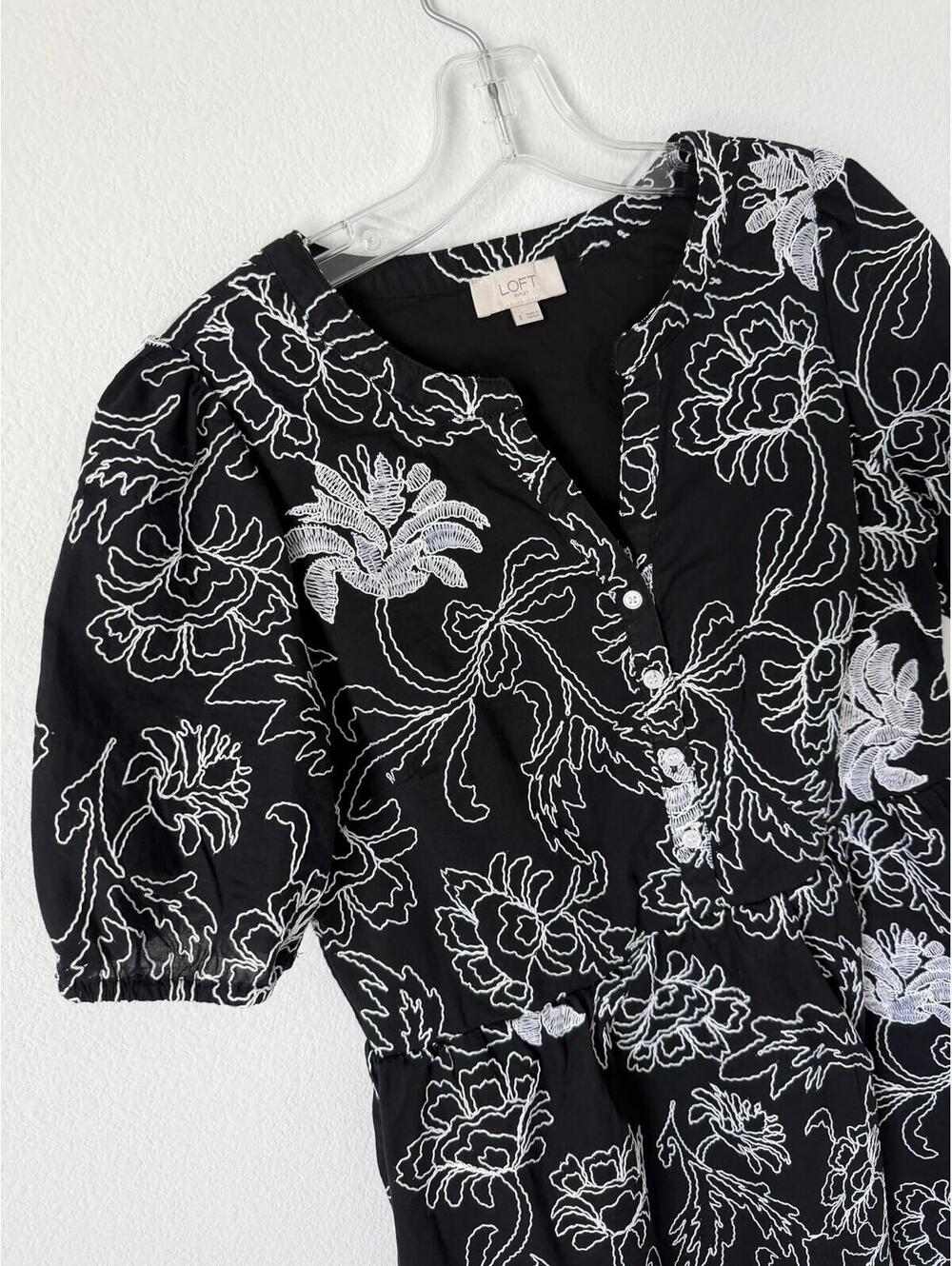 LOFT White Embroidered Floral Short Sleeve Button Front V-Neck Mini Dress Size S - Picture 5 of 8